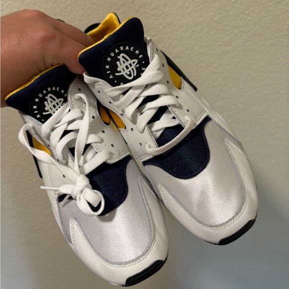 Nike huarache yellow and white - Picture 7 of 11